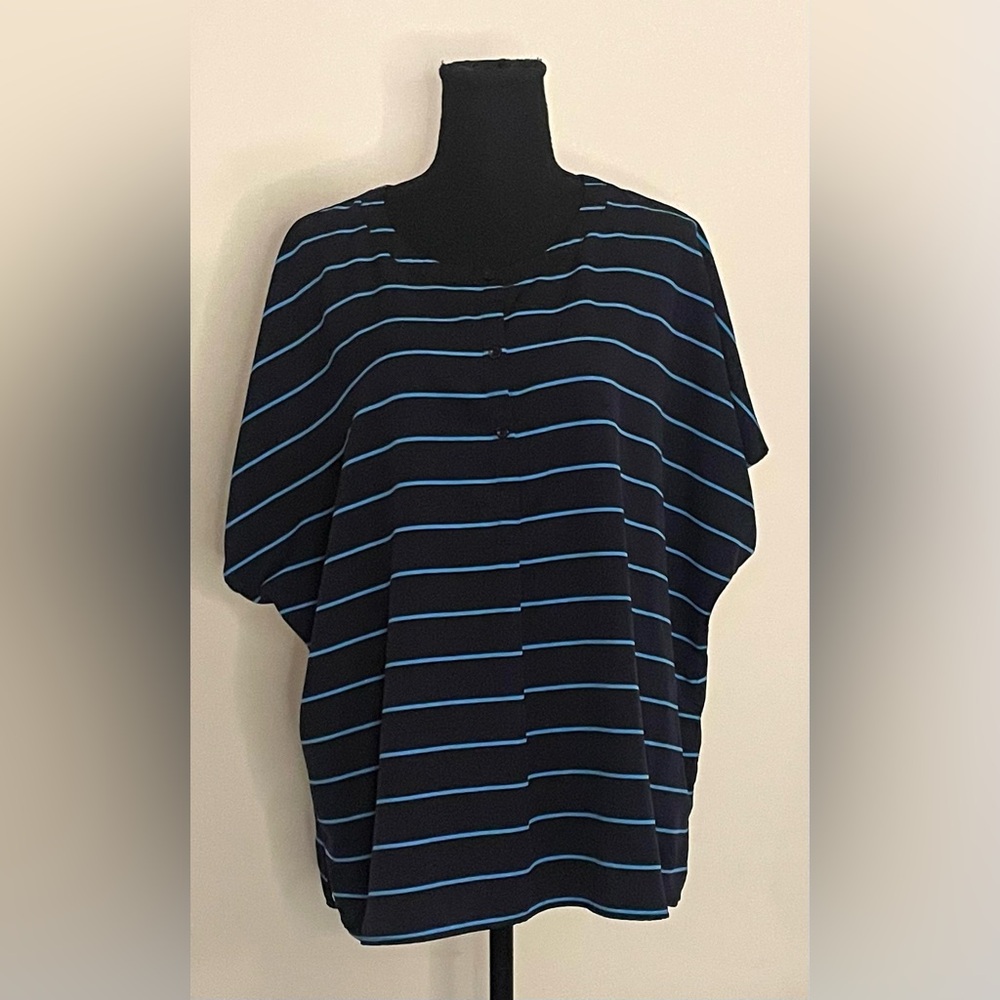 2/$15 The Outfitters- Navy blue& light blue striped‎ short sleeve blouse Size 18